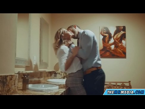 ❤️ Nalika pirang busty seduces anjeun dina restroom umum ❤❌ porno dina pornosu.porno-fuq.ru